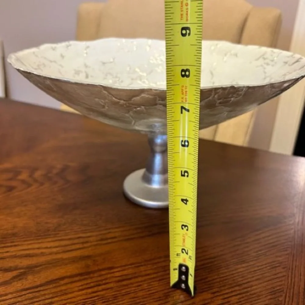 Vintage white and silver raised pedestal decorative bowl - Picture 3 of 5